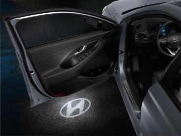 Hyundai i30 Fastback LED Türprojektion Hyundai Logo