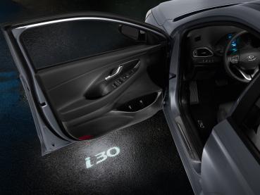 Hyundai i30 Fastback LED Türprojektoren weiss mit "i30" Logo